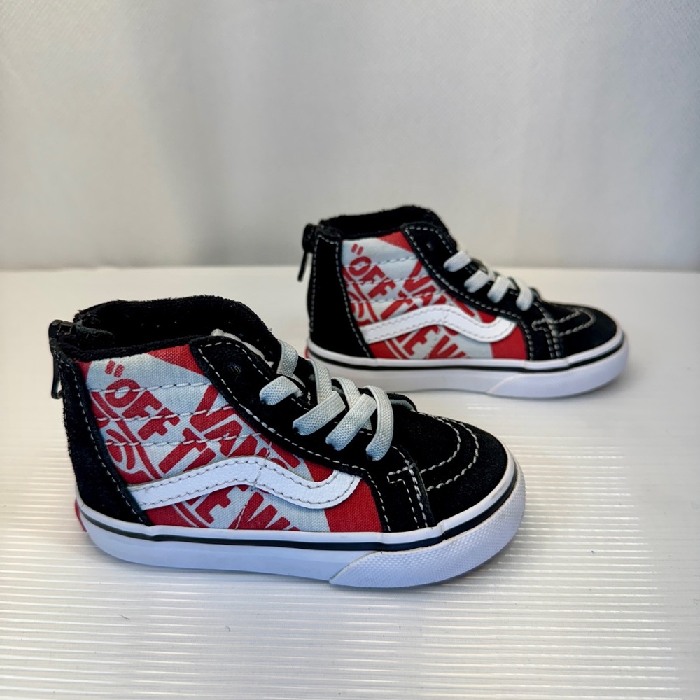 VANS Sk8 toddler size 6 zip up shoes. Excellent used condition.